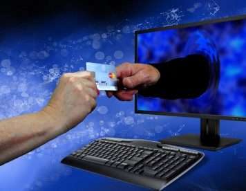 Як оформити онлайн кредитну карту з моментальним рішенням?