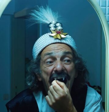 Режиссер непристойного трехчасового фильма о Дракуле говорит, что искусственный интеллект груб и скользок. Вот почему он его использовал