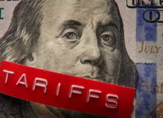 Приховані витрати тарифів: як американські компанії намагаються вас захистити