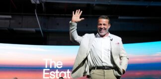 Três etapas para construir riqueza, de acordo com Tony Robbins