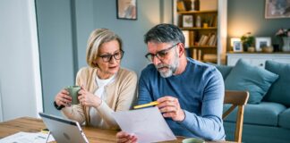 Suas economias para a aposentadoria são suficientes? 10 sinais de alerta que você precisa saber