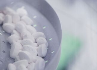 Технології, політика та тривога: огляд тривожних тенденцій