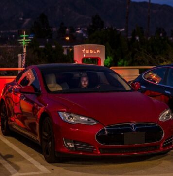 Tesla Model S: Спадщина руйнівника промисловості