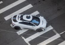 Сліпа зона безпілотників Waymo: автономні автомобілі не справляються з базовою безпекою