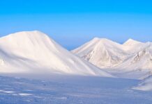 Нордичний Бум: Чому Центри Обробки Даних для ІІ Стрімко Переміщуються в Арктичний Коло