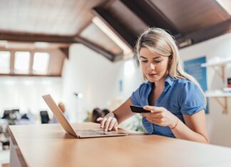 Розуміння Балансу Вашого Банківського Рахунку: Доступний vs. Поточний