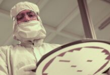 Миллиардный разворот Intel: почему передовая упаковка станет ключом к возвращению в эру ИИ