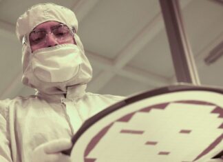 Миллиардный разворот Intel: почему передовая упаковка станет ключом к возвращению в эру ИИ