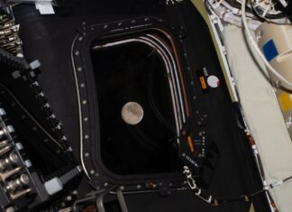 З іншого боку: місія NASA «Artemis II» завершує історичний місячний політ