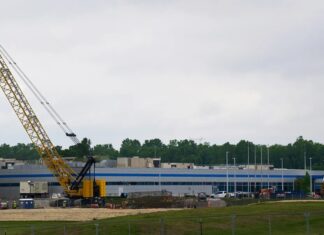 Anthropic и SpaceXAI заключают стратегическое соглашение по вычислительным мощностям на фоне отраслевого дефицита ресурсов