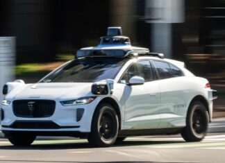 Спасатели предупреждают о деградации работы Waymo и возникающих рисках для безопасности