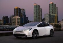 Toyota Prius 2026: найекономічніший вибір для пенсіонерів, які бажають скоротити витрати на пальне
