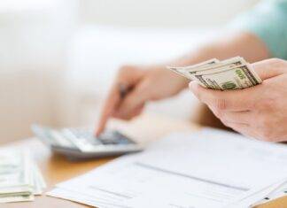 Пішов на пенсію у 62 роки: правда про життя на 2785 доларів на місяць